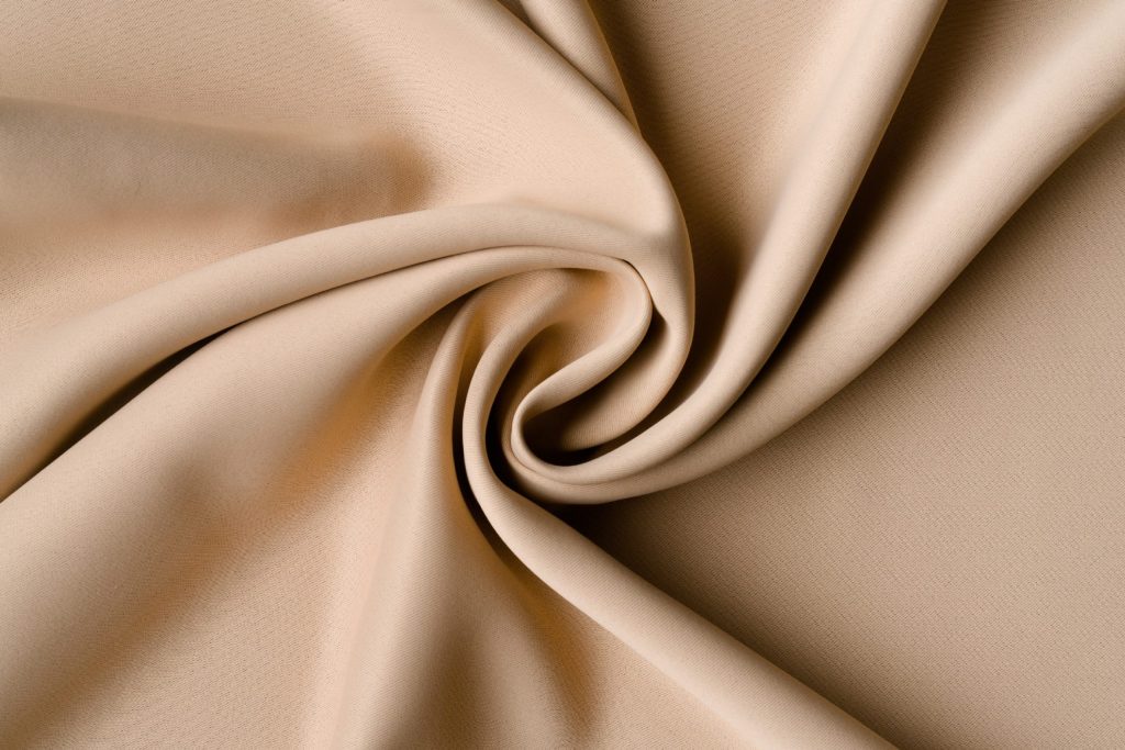 Solano Silk close-up verduisterende gordijnstof Beige A02