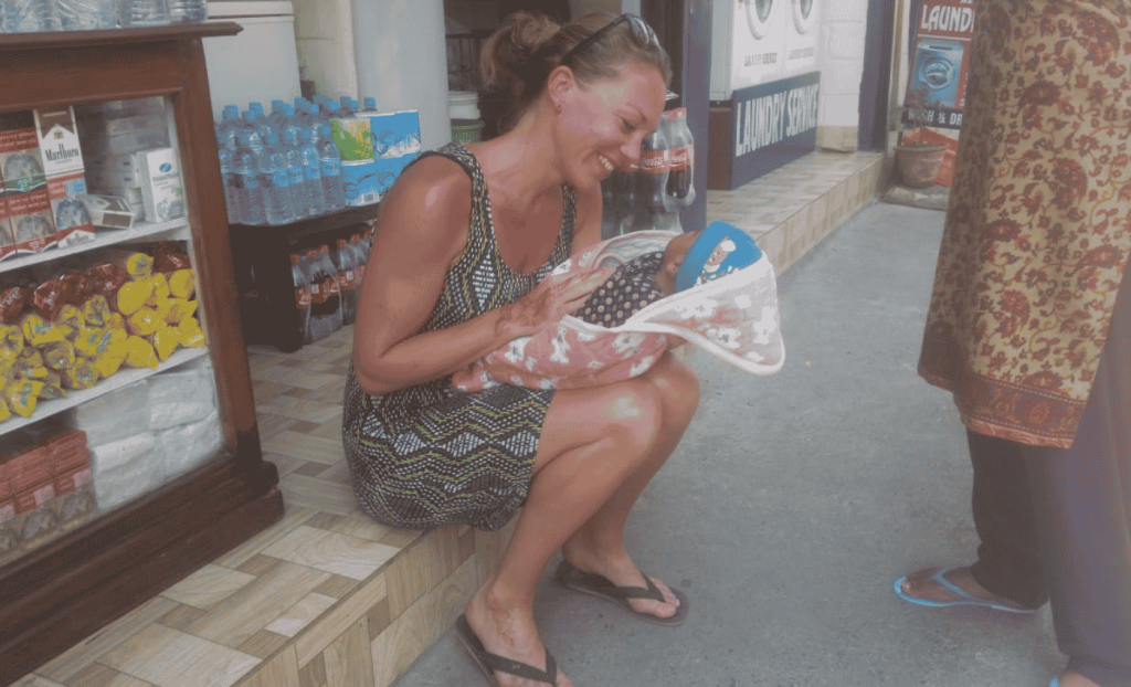 In Nepal met een Nepalees baby'tje
